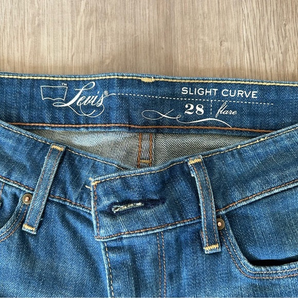 Levi’s Women’s Bohemian Denim Jeans - Picture 2 of 8